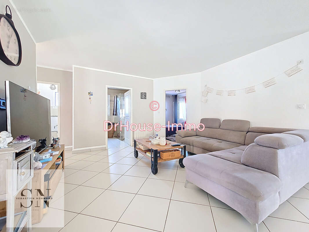 Maison à ALLEZ-ET-CAZENEUVE