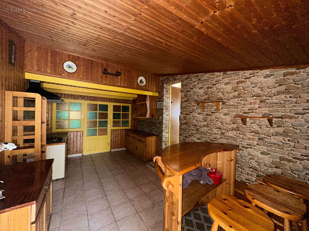 Maison à BOURCEFRANC-LE-CHAPUS