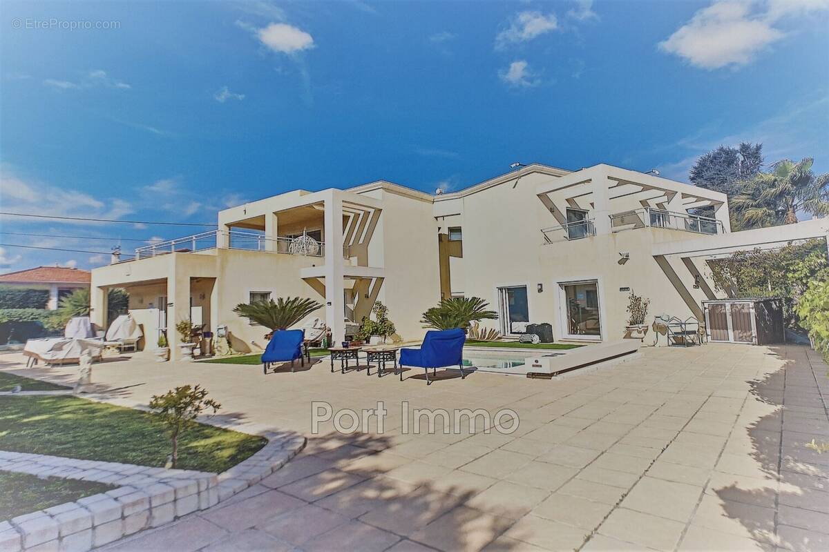 Maison à CAGNES-SUR-MER