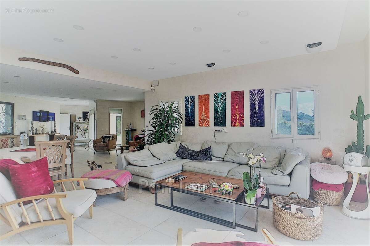 Maison à CAGNES-SUR-MER