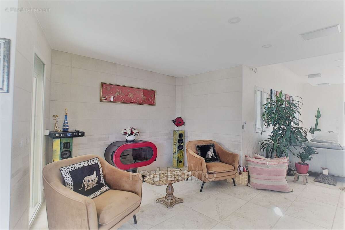 Maison à CAGNES-SUR-MER