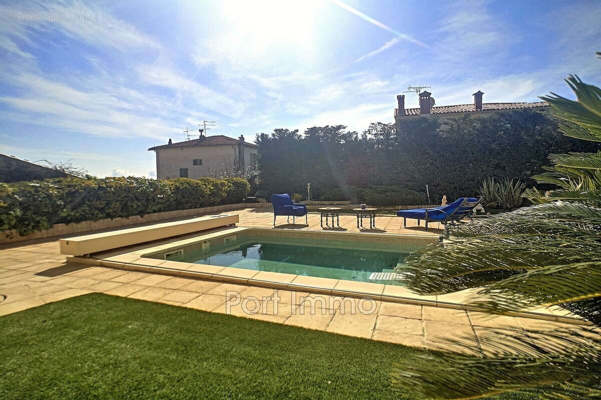 Maison à CAGNES-SUR-MER