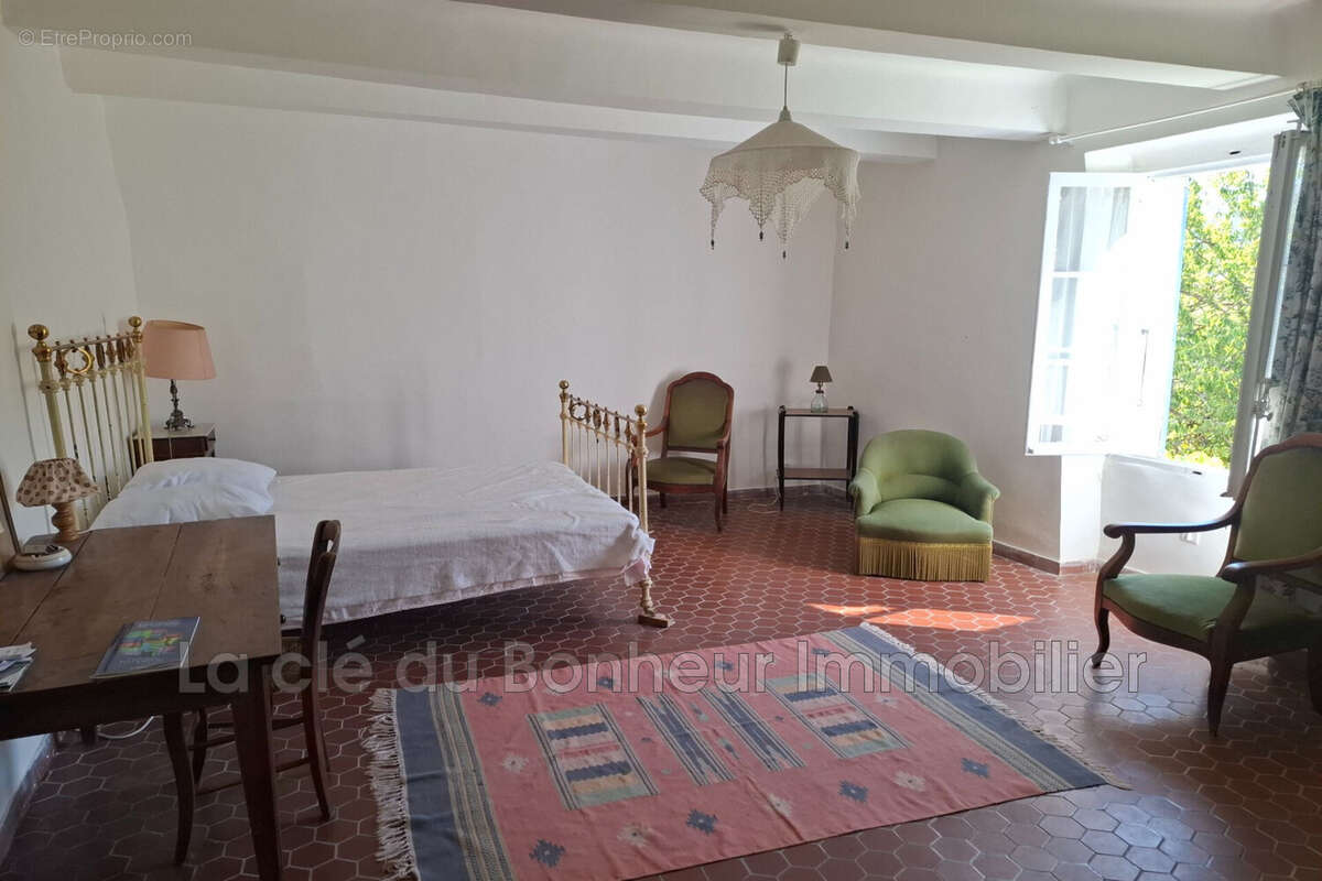 Maison à LA PALUD-SUR-VERDON