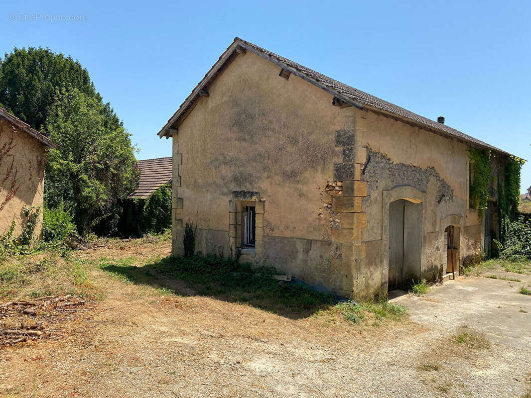 Maison à ROUFFIGNAC-SAINT-CERNIN-DE-REILHAC