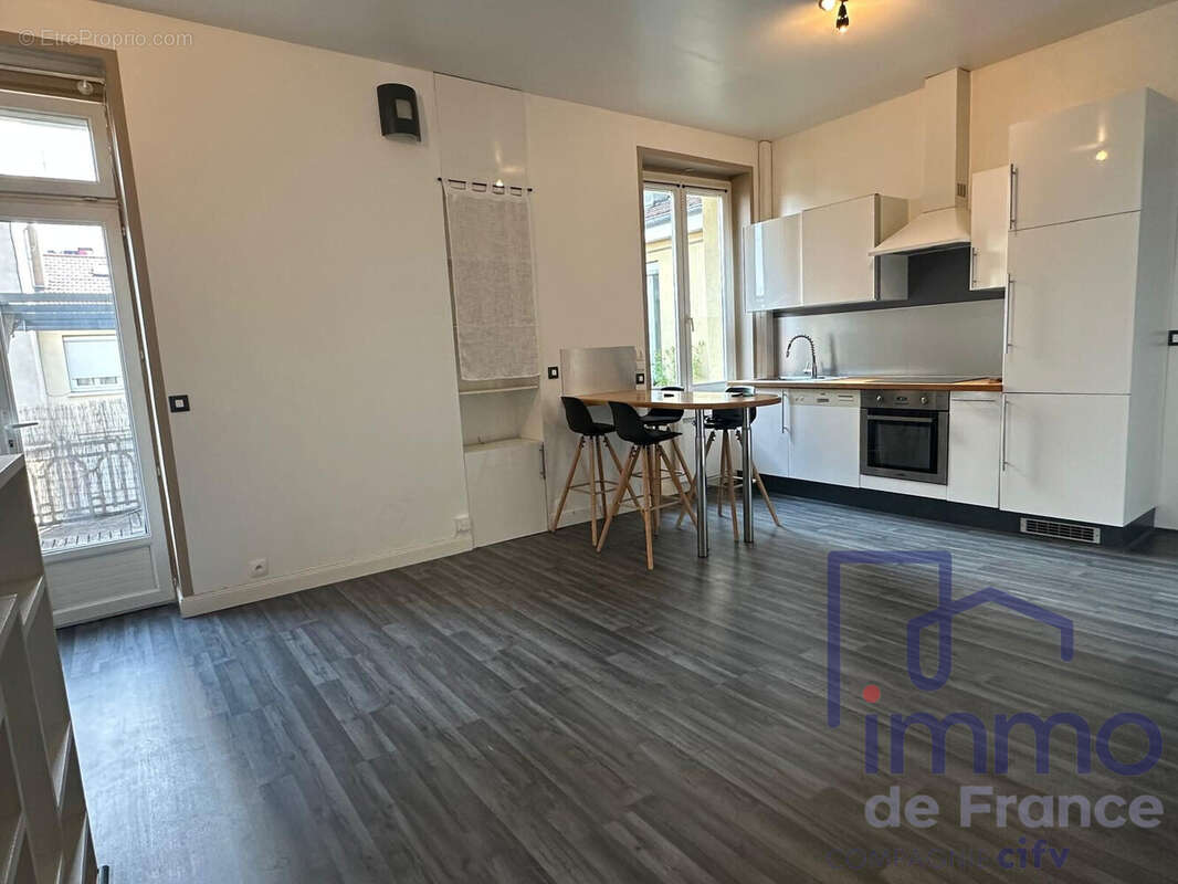Appartement à SAINT-ETIENNE