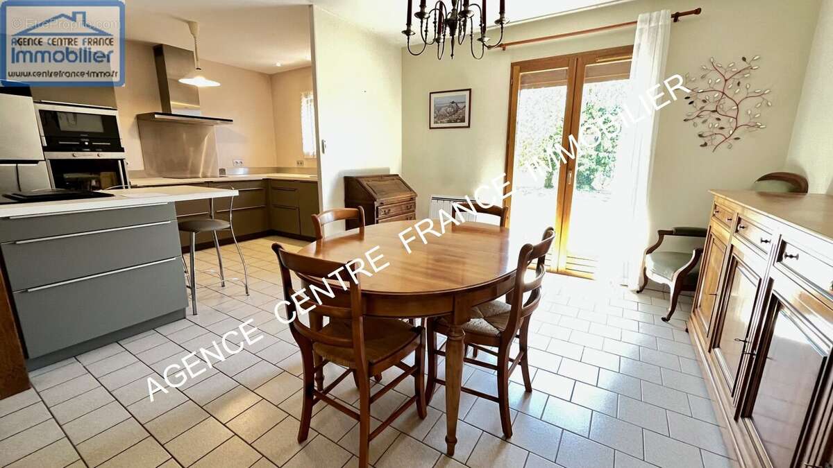 Maison à LA CHAPELLE-SAINT-URSIN