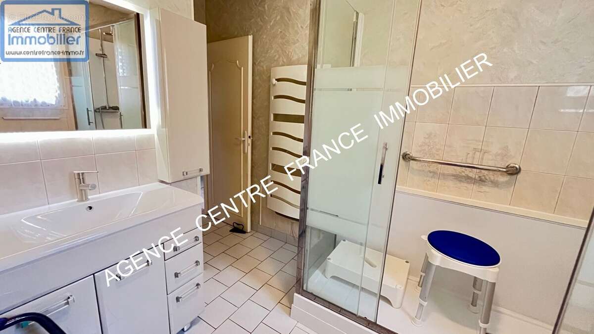 Maison à LA CHAPELLE-SAINT-URSIN