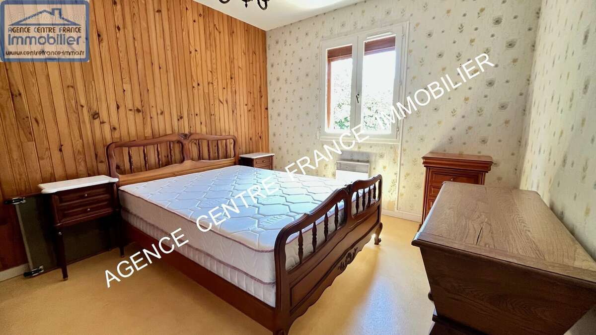 Maison à LA CHAPELLE-SAINT-URSIN