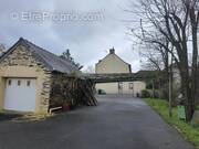Photo 1 - Maison à SAINT-JULIEN-DE-VOUVANTES