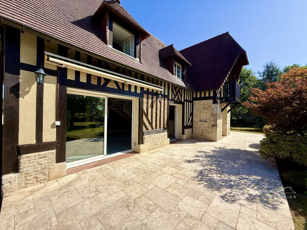 Maison à PONT-L&#039;EVEQUE