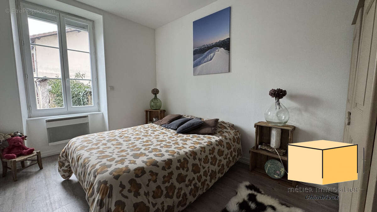 Chambre T2 1er étage - Appartement à SEYSSEL