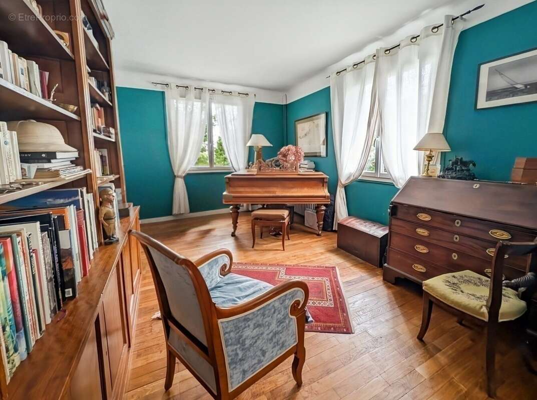 Maison à SAINT-CYR-L&#039;ECOLE