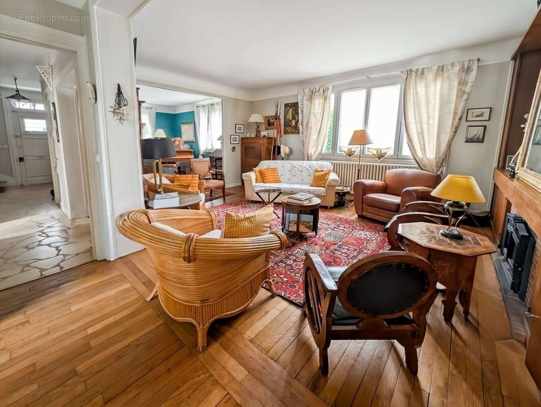 Maison à SAINT-CYR-L&#039;ECOLE