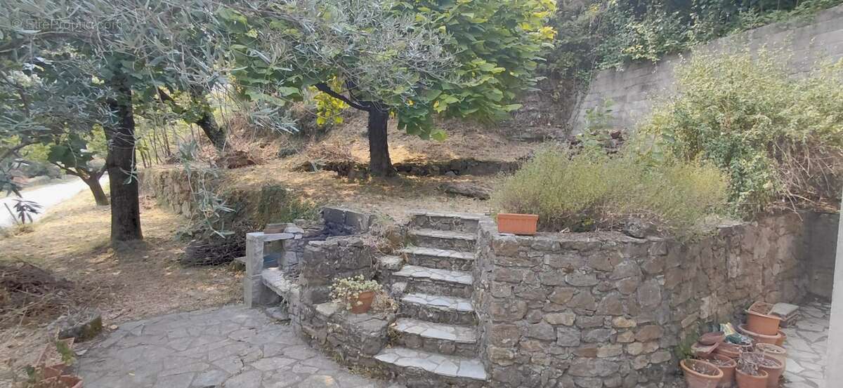 Maison à MOLIERES-CAVAILLAC