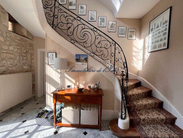 Maison à VILLEBOIS-LAVALETTE