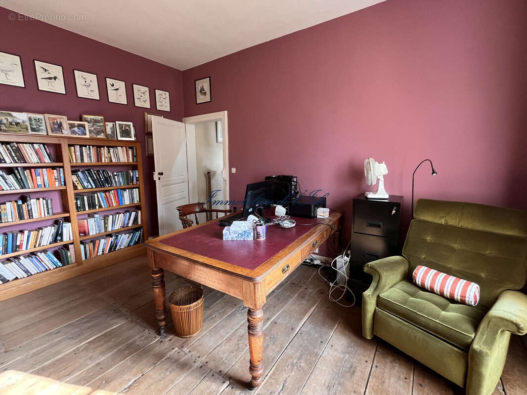 Maison à VILLEBOIS-LAVALETTE