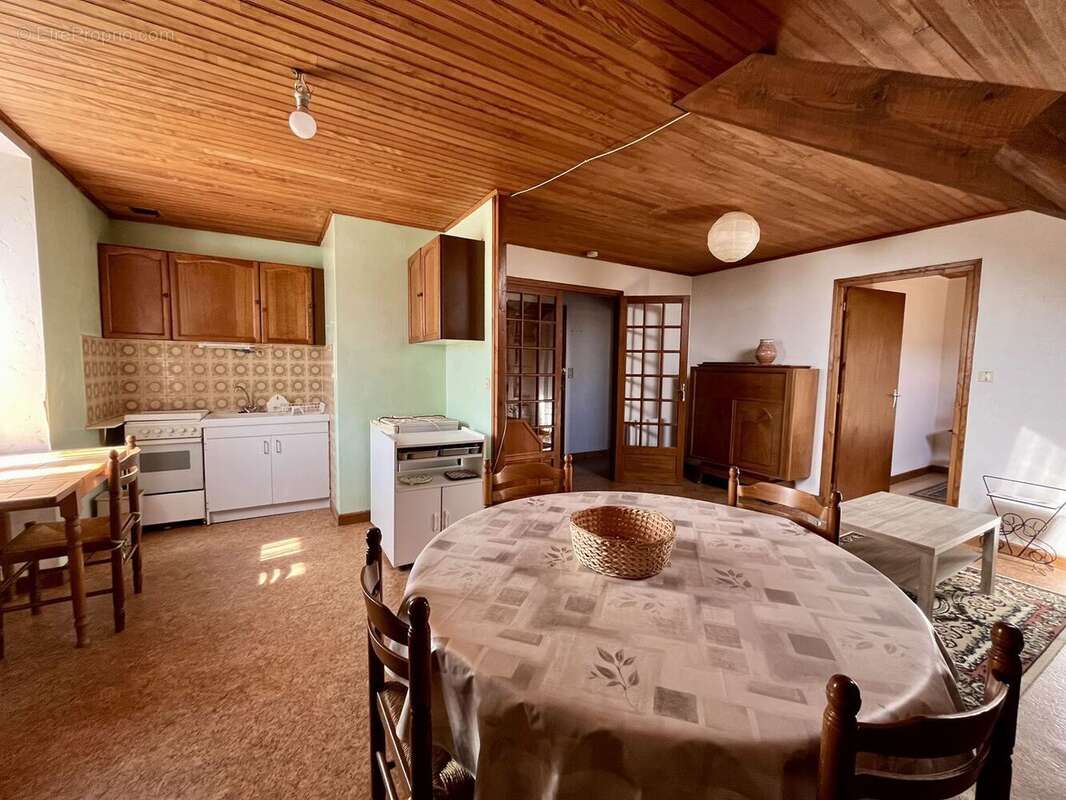 Maison à SAINT-CHELY-D&#039;APCHER