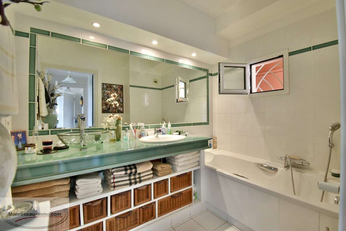 Appartement à MANDELIEU-LA-NAPOULE