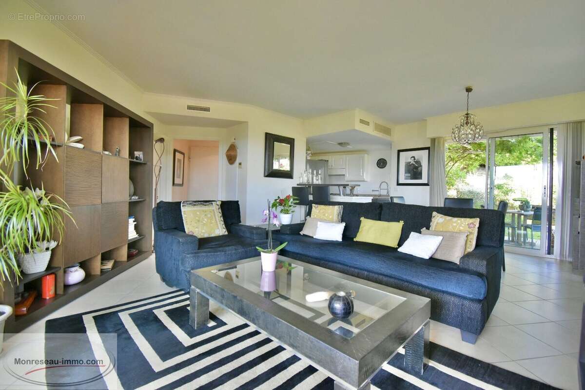 Appartement à MANDELIEU-LA-NAPOULE