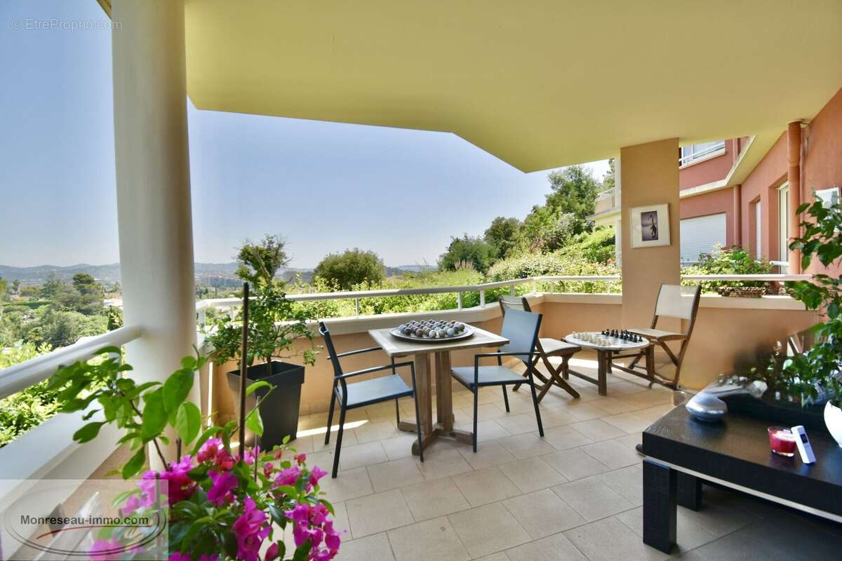 Appartement à MANDELIEU-LA-NAPOULE