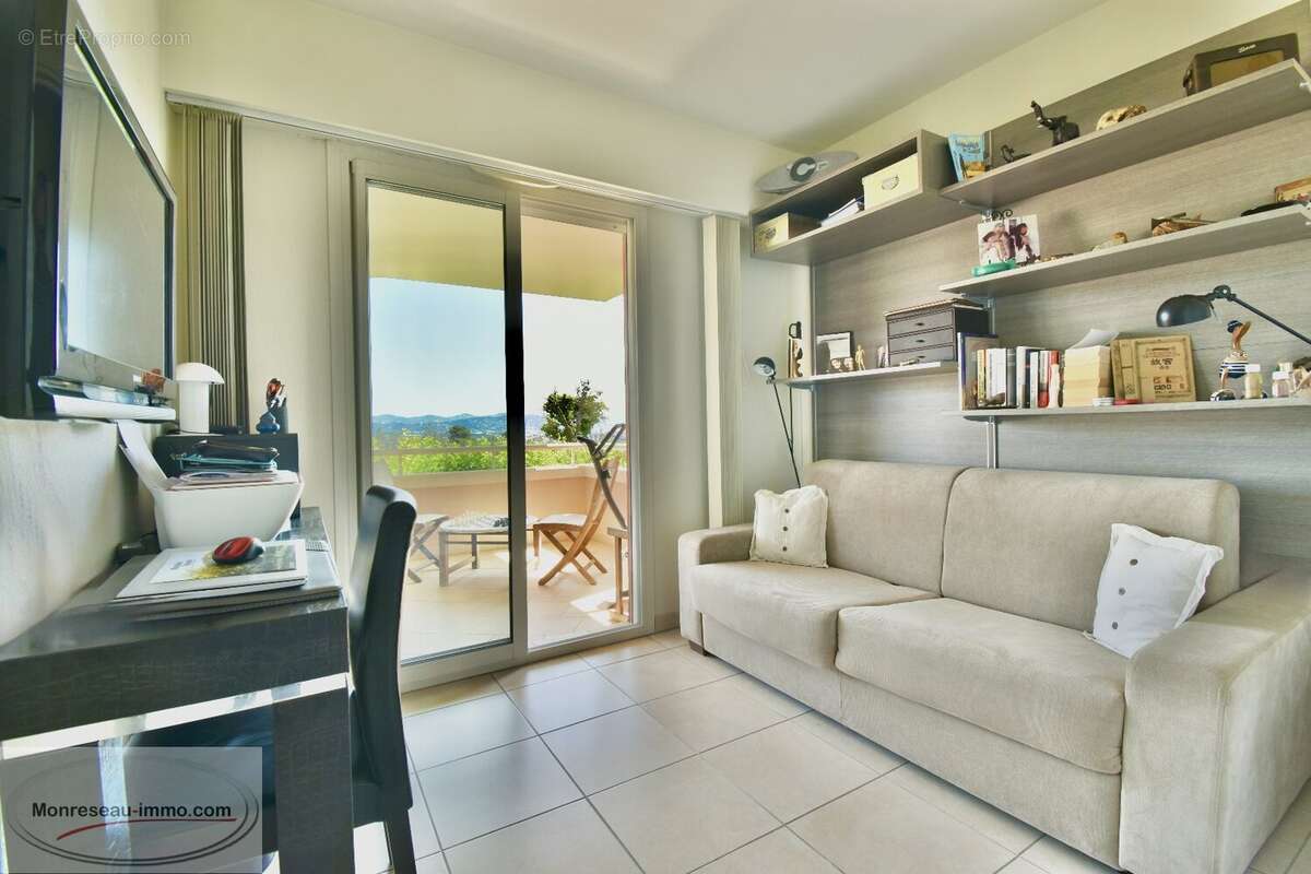 Appartement à MANDELIEU-LA-NAPOULE