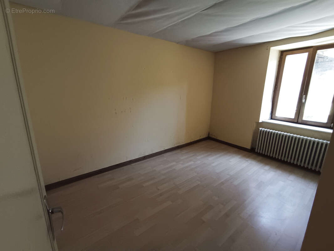 Maison à PLANCHER-BAS