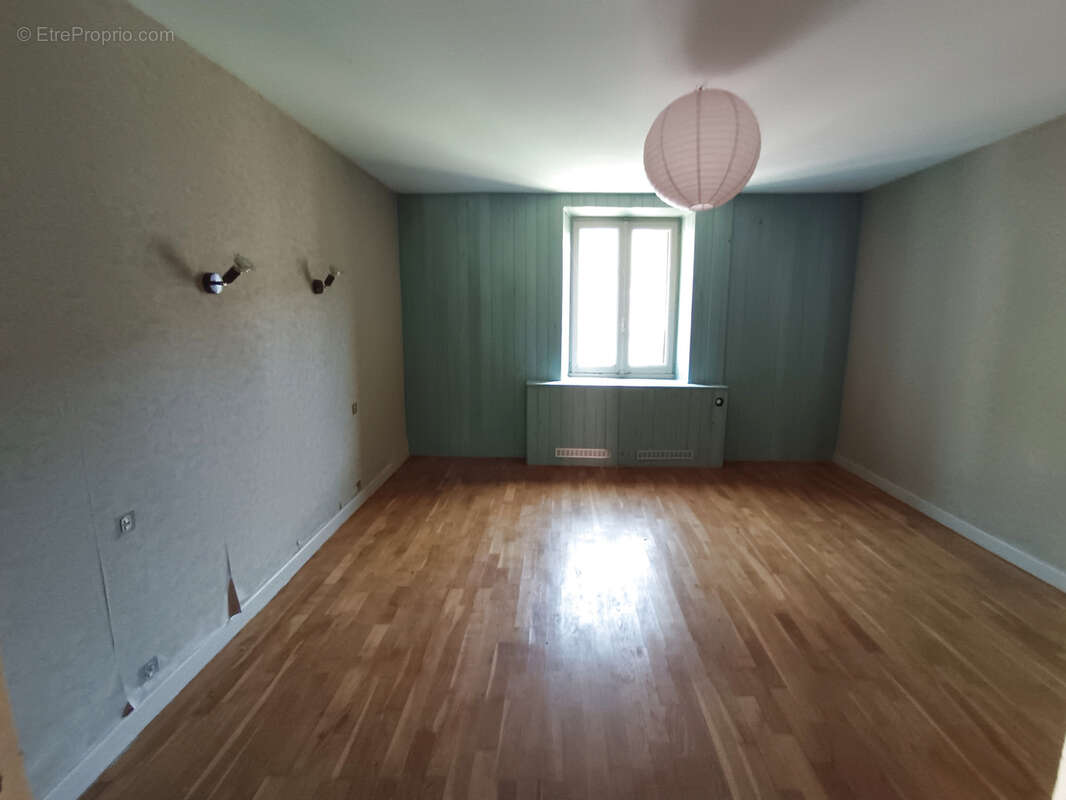 Maison à PLANCHER-BAS