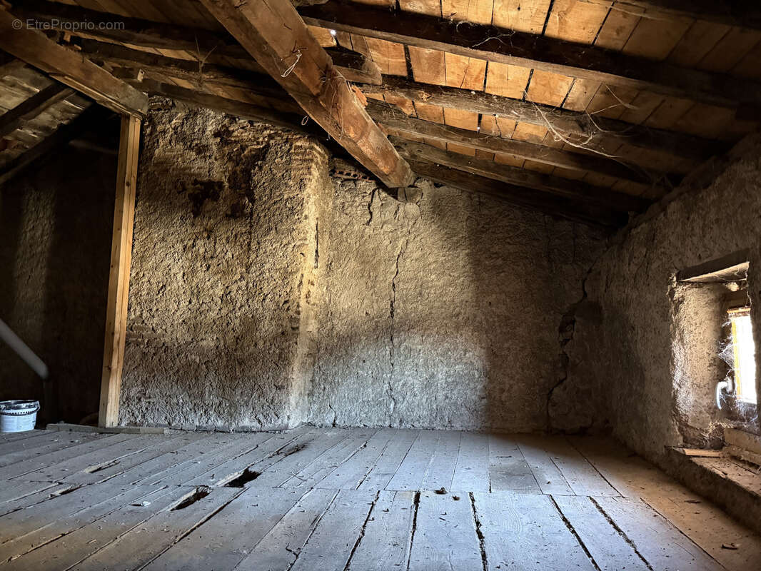 Appartement à SAINT-GERMAIN-LAVAL