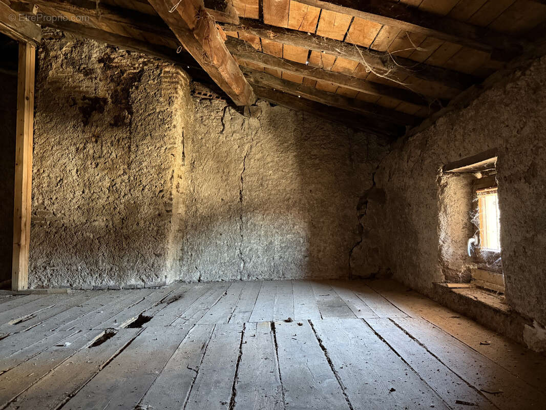 Appartement à SAINT-GERMAIN-LAVAL