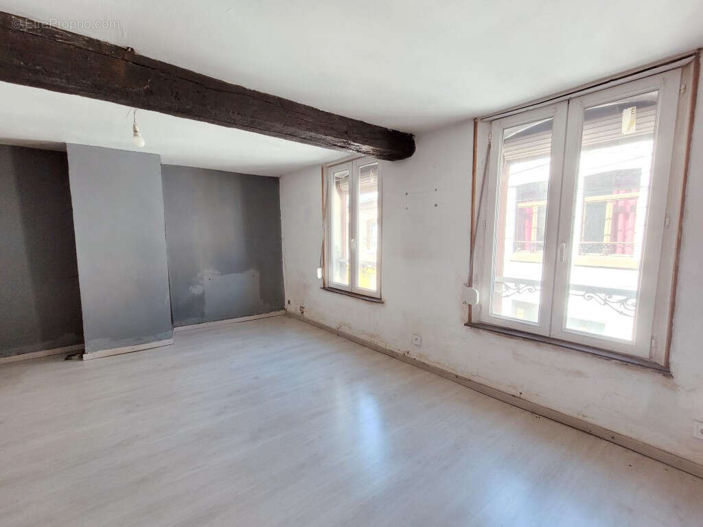 Maison à AVESNES-SUR-HELPE