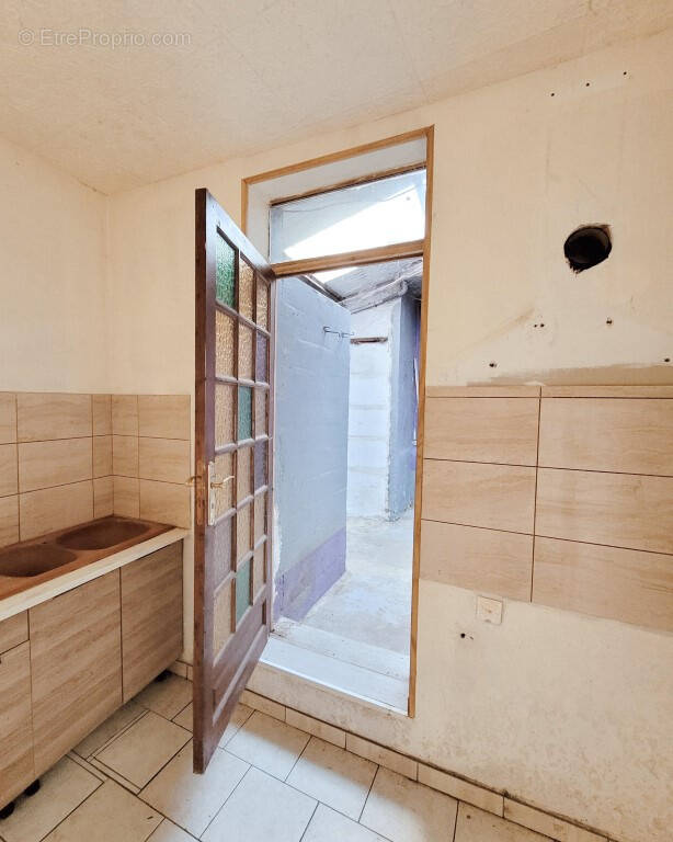 Maison à AVESNES-SUR-HELPE