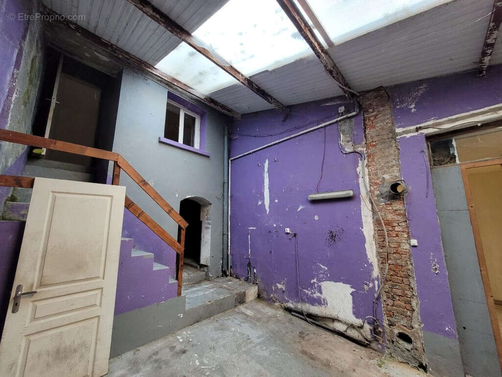 Maison à AVESNES-SUR-HELPE