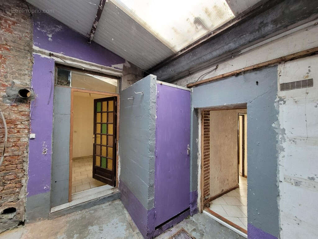 Maison à AVESNES-SUR-HELPE