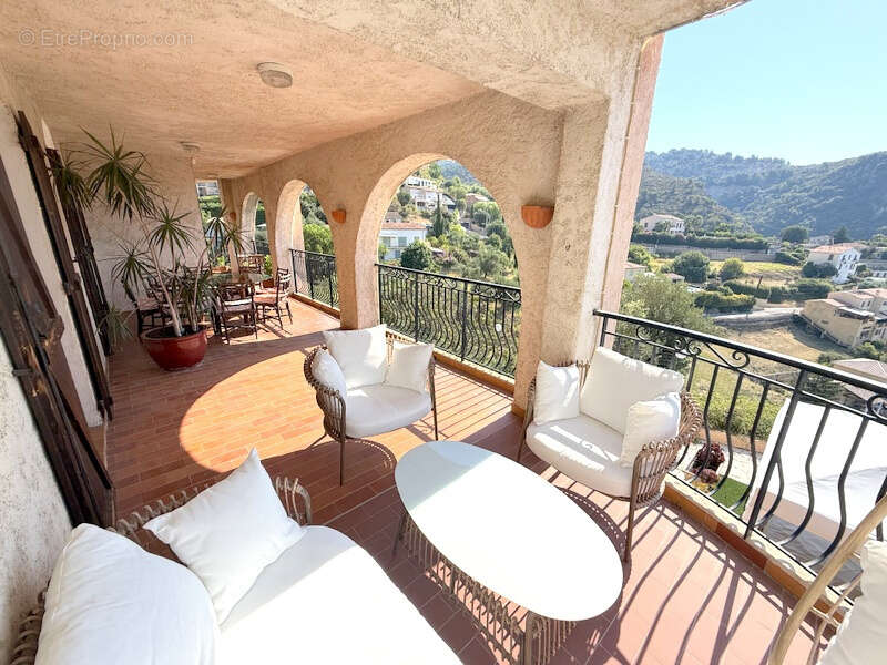 Appartement à EZE