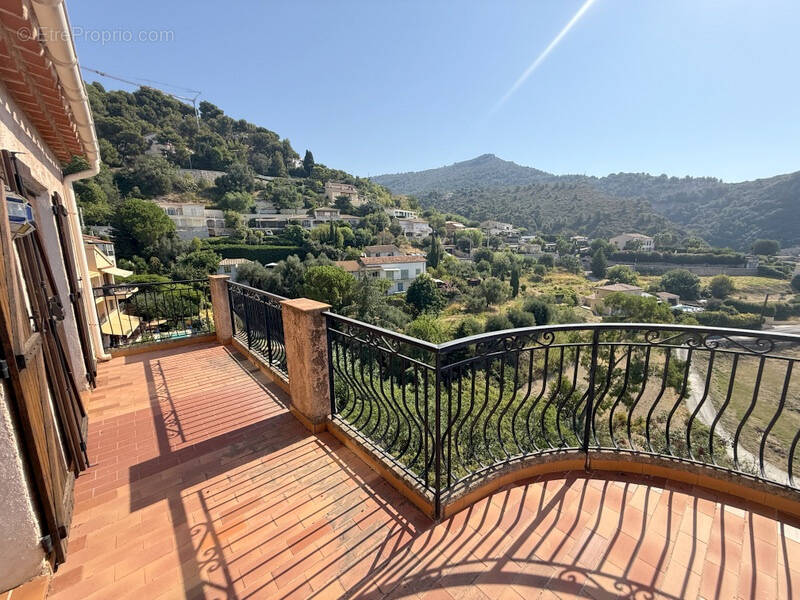 Appartement à EZE