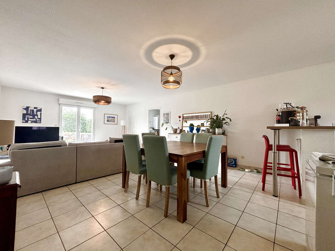 Maison à NOUAILLE-MAUPERTUIS