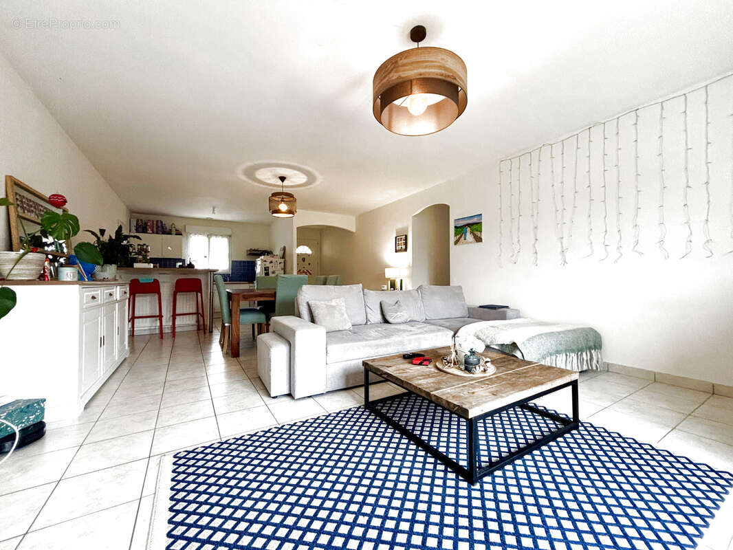 Maison à NOUAILLE-MAUPERTUIS