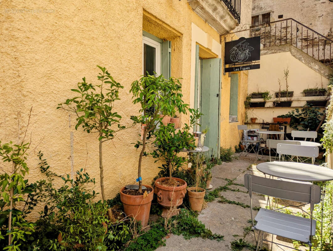 Commerce à SAINT-GERVAIS-SUR-MARE