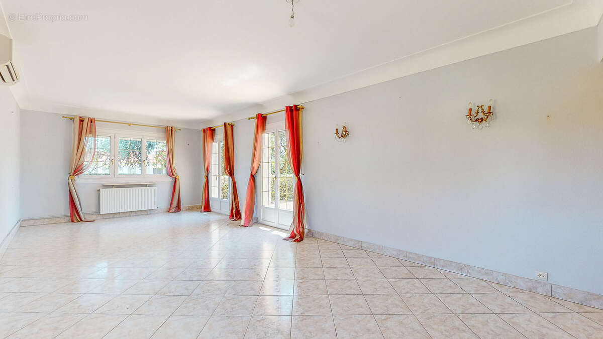 Maison à SAINTE-EULALIE