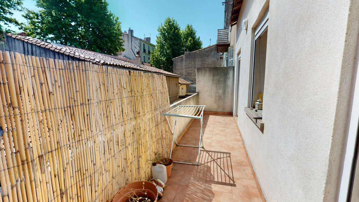 Appartement à MARSEILLE-4E