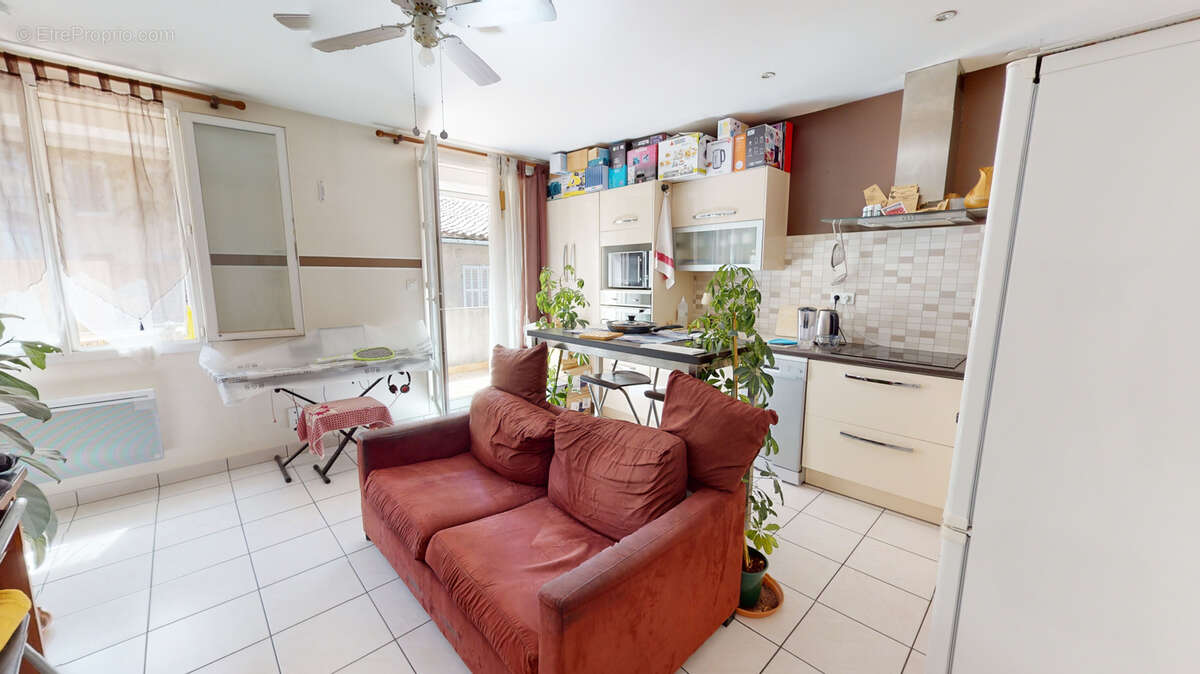 Appartement à MARSEILLE-4E