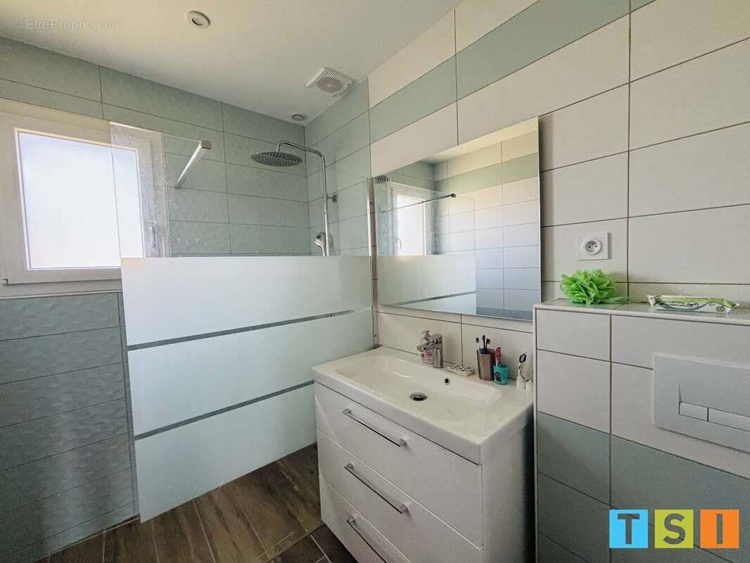 Maison à VILLENEUVE-DE-RIVIERE