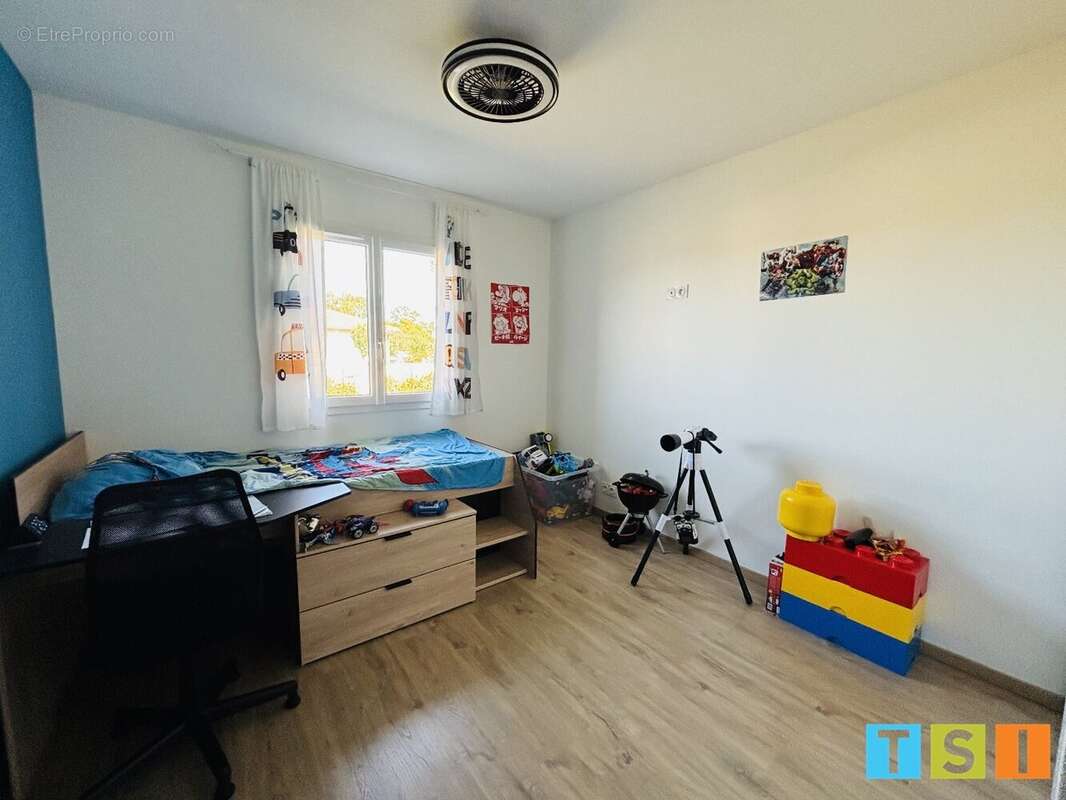 Maison à VILLENEUVE-DE-RIVIERE