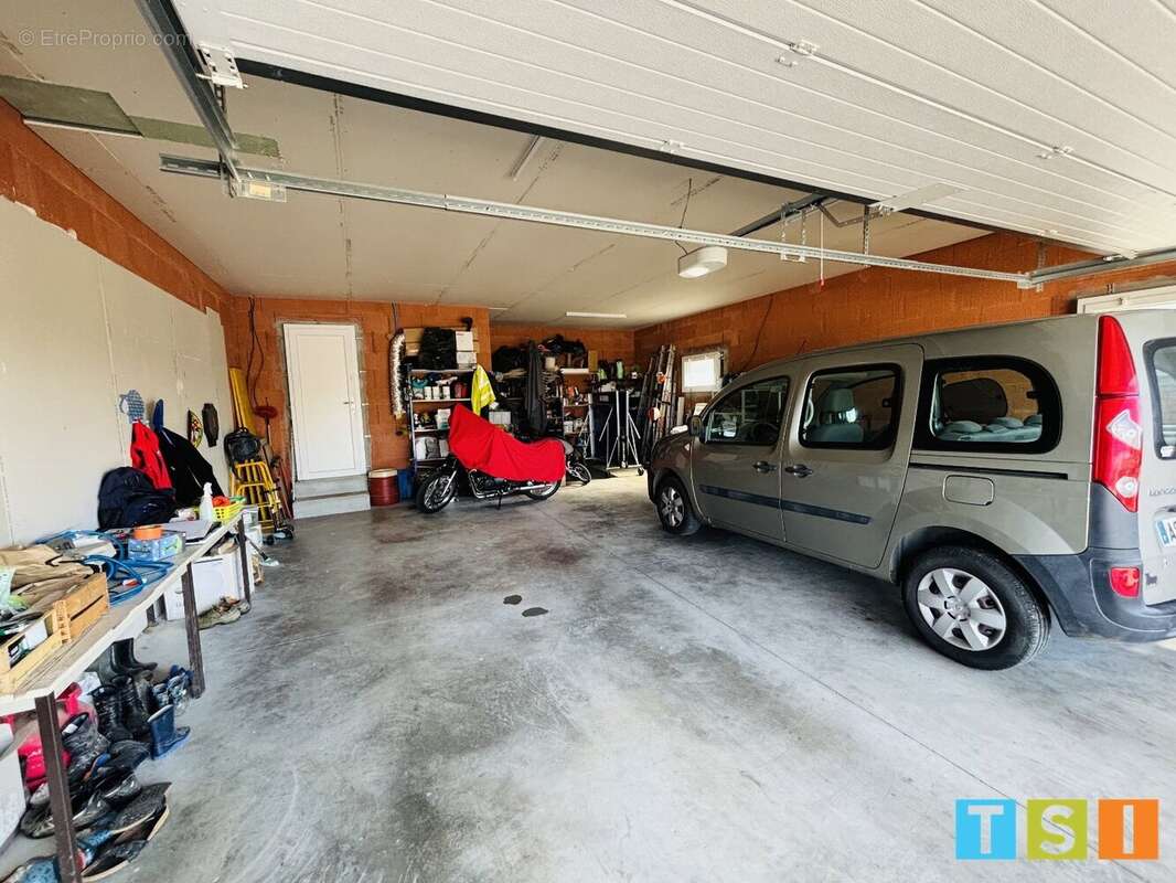 Maison à VILLENEUVE-DE-RIVIERE