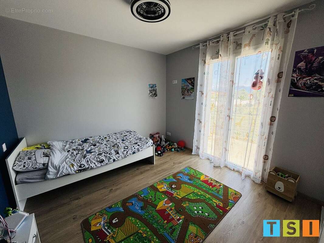 Maison à VILLENEUVE-DE-RIVIERE