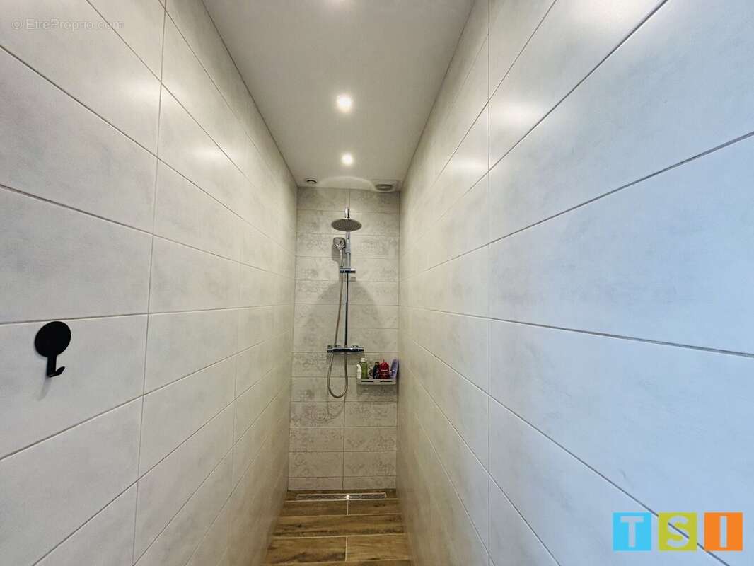 Maison à VILLENEUVE-DE-RIVIERE