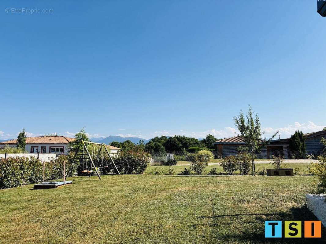 Maison à VILLENEUVE-DE-RIVIERE