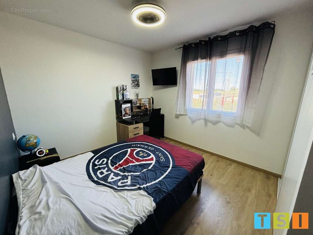 Maison à VILLENEUVE-DE-RIVIERE