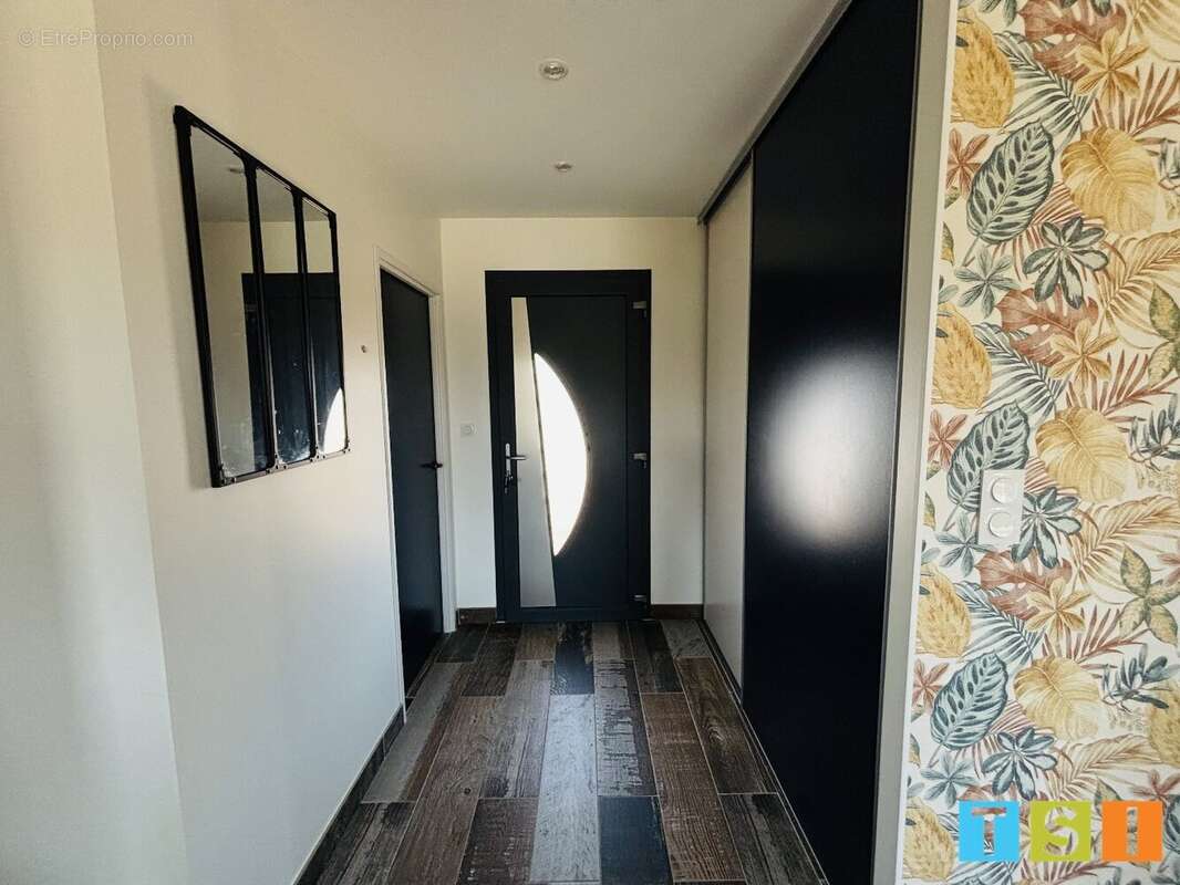 Maison à VILLENEUVE-DE-RIVIERE