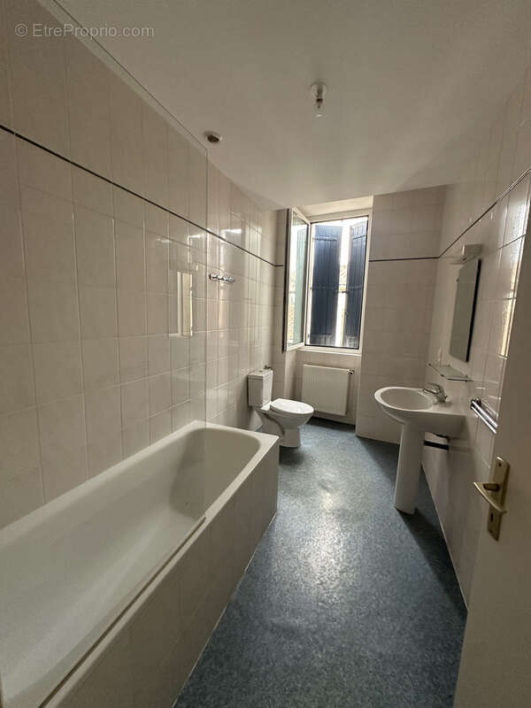 Maison à BIRAC-SUR-TREC